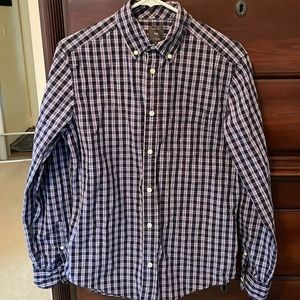 Gap men’s size S casual button down striped shirt.